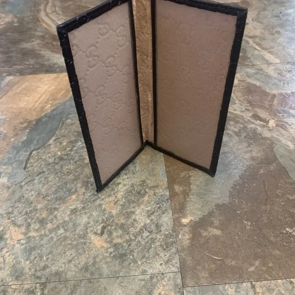 GG black checkbook holder - Picture 4 of 5